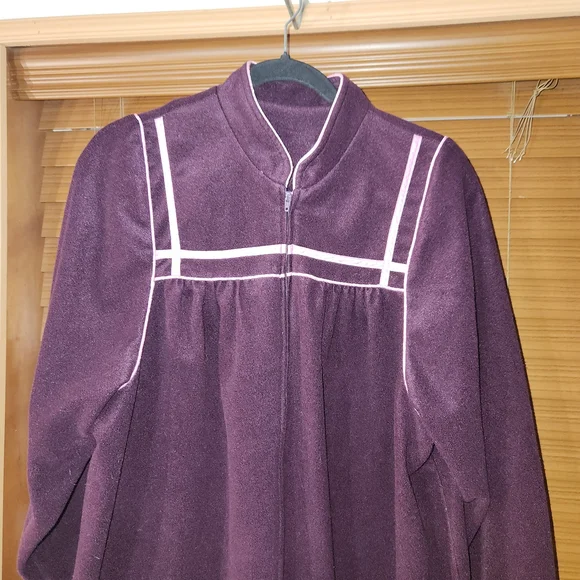 💜Purple Women's Robe Half Zip Snuggly Warm - See Pictures For Measurements - Picture 2 of 9